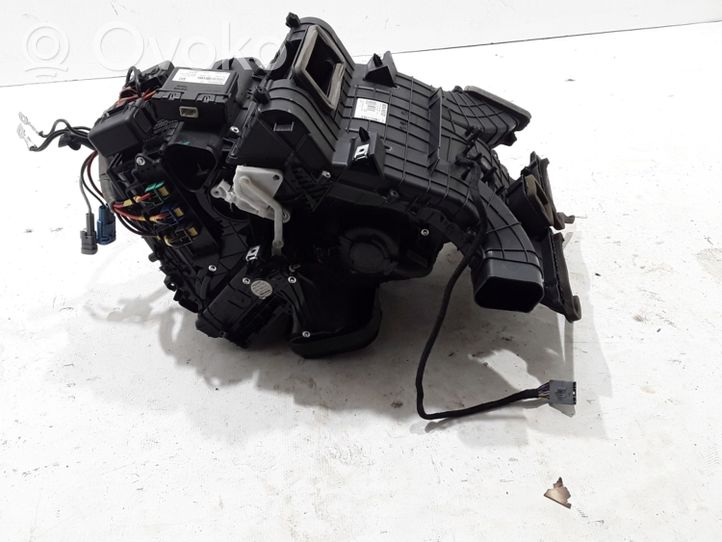 Renault Zoe Salono oro mazgo komplektas 272701412R