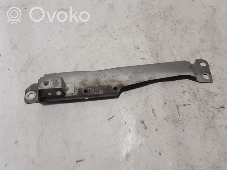 Volvo S60 Supporto di montaggio del parafango 31468233