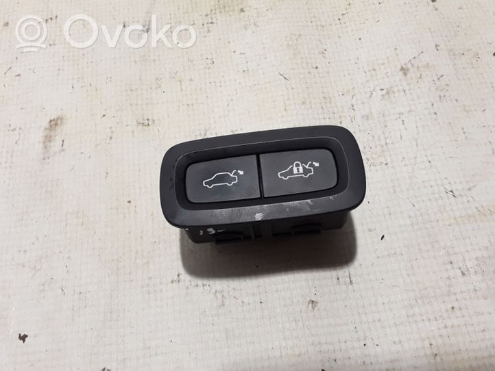 Volvo XC90 Przycisk otwierania klapy bagażnika 31376890