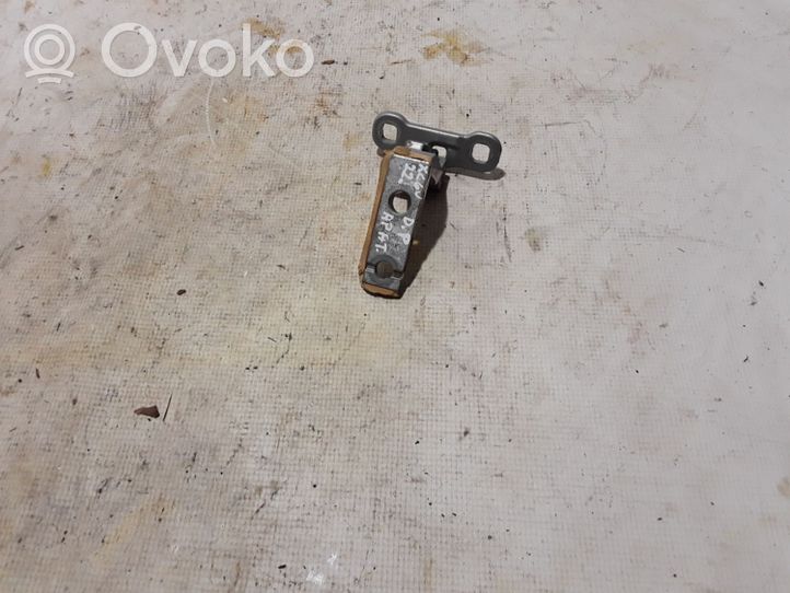 Volvo XC60 Front door lower hinge 31424613