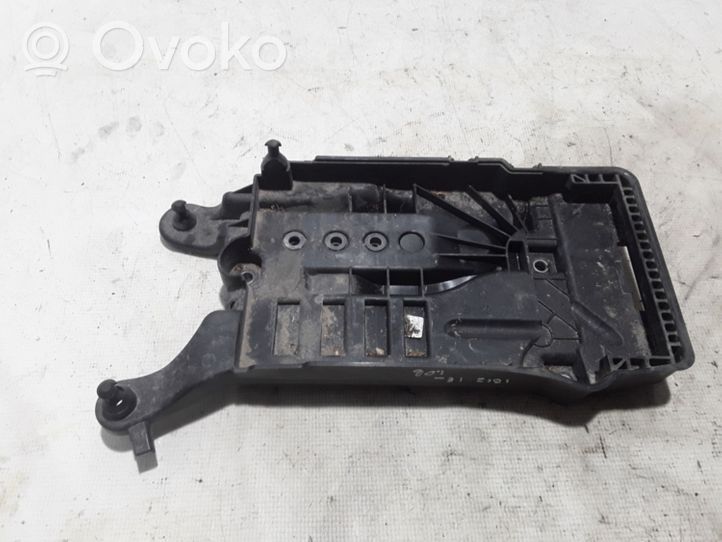 Seat Ibiza V (KJ) Staffa di montaggio della batteria 2Q0915331