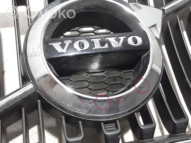 Volvo S90, V90 Etusäleikkö 31383516