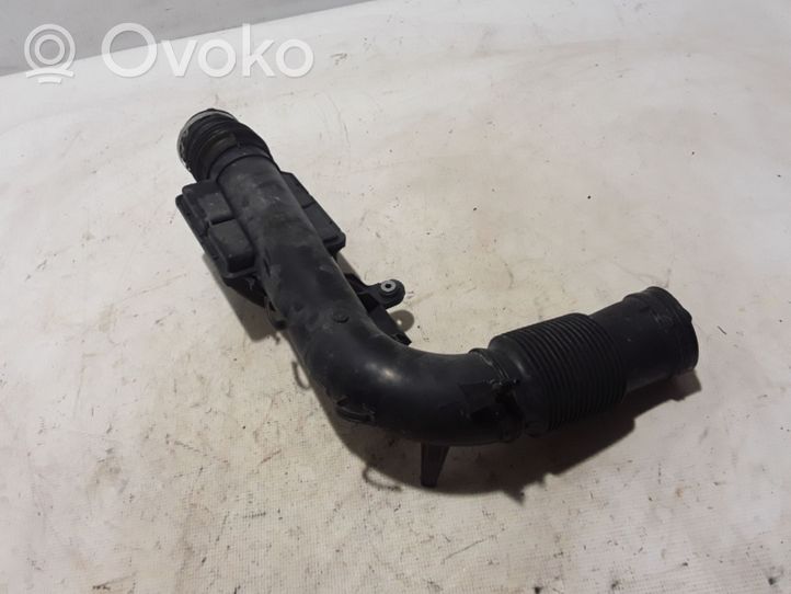 Volvo S90, V90 Część rury dolotu powietrza 31657800