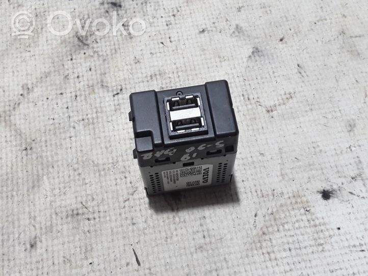 Volvo S90, V90 USB-pistokeliitin 31415549