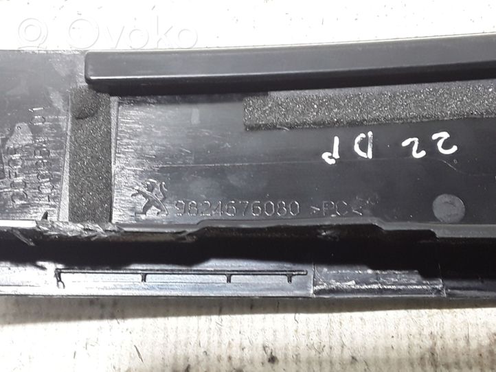 Peugeot 208 Front door glass trim molding 9824676080