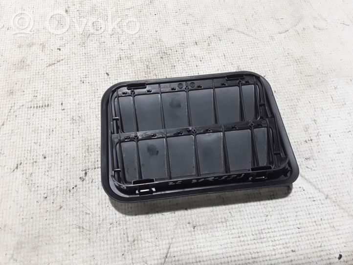 Peugeot 208 Grill / Wlot powietrza błotnika przedniego 9675506980