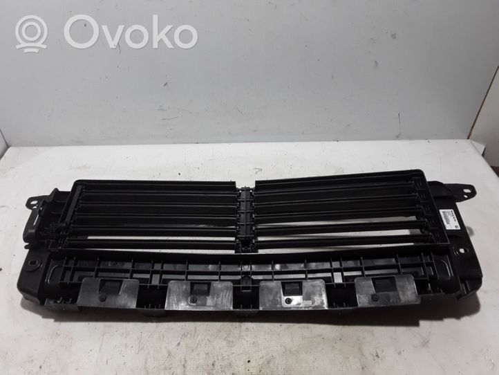 Volvo XC40 Déflecteur d'air de radiateur de refroidissement 32227592