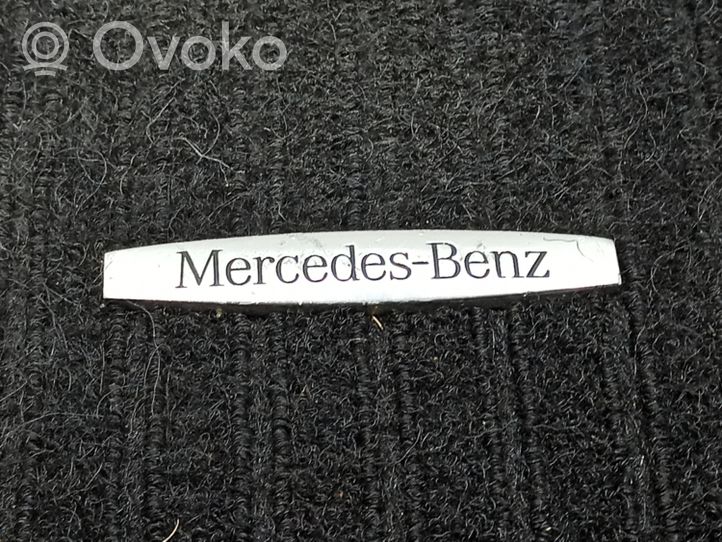 Mercedes-Benz CLS C218 X218 Kilimėlių komplektas A2126806948