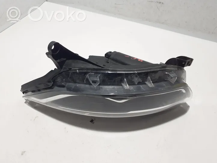 Renault Captur Headlight/headlamp 260606152R