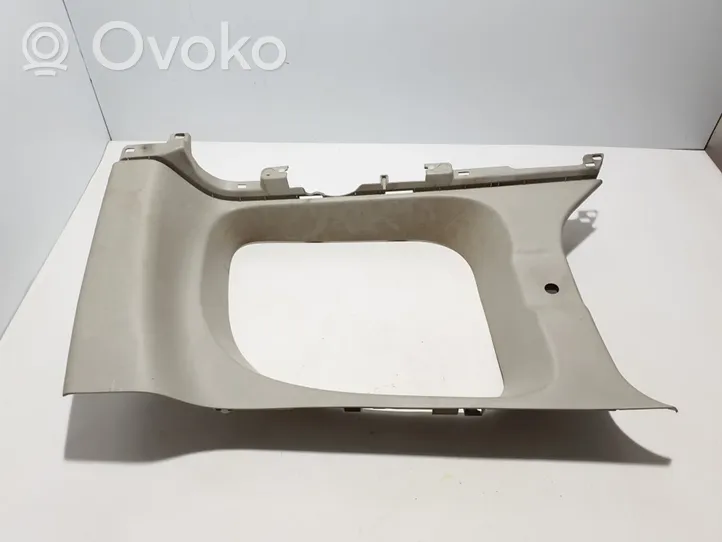 Renault Kangoo II Garniture latéral de hayon / coffre 8200421078