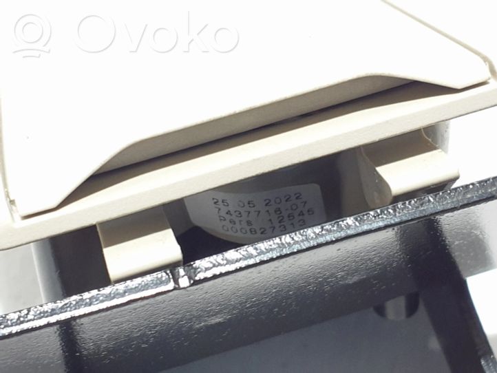 7437716 BMW 5 G30 G31 Other interior part, 14.40 € | RRR