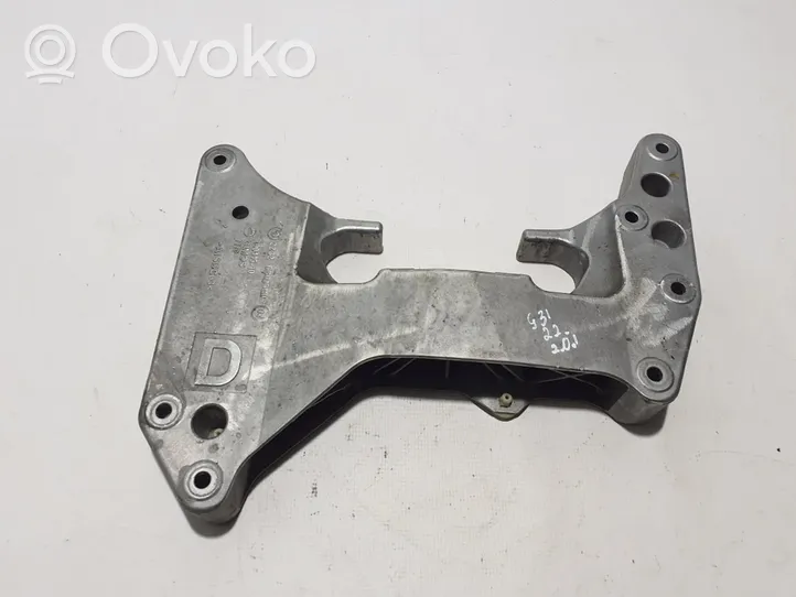 BMW 5 G30 G31 Supporto di montaggio scatola del cambio 6861580