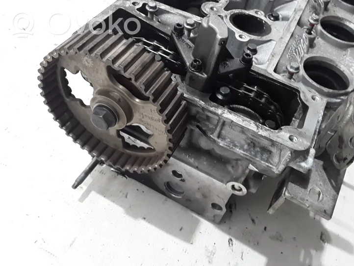 Ford Kuga II Engine head 1683822