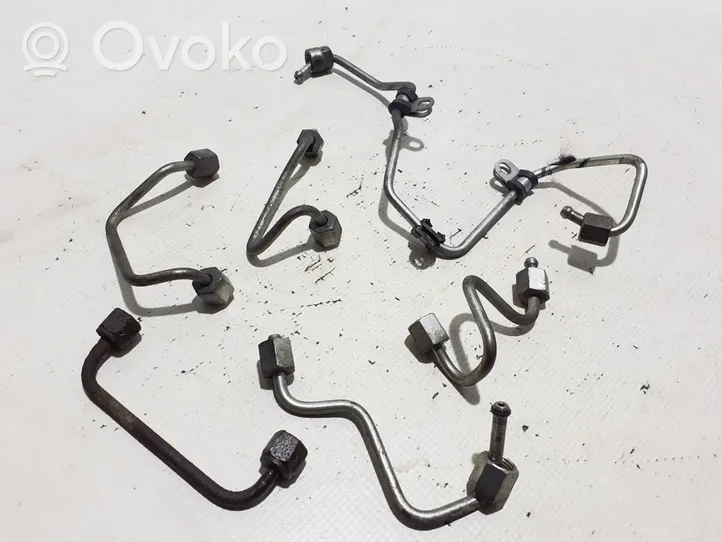 Volkswagen Amarok Tuyau d'alimentation d'injecteur de carburant 03L130321N