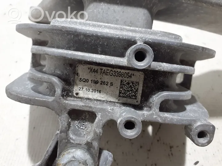 Volkswagen PASSAT B8 Engine mount bracket 5Q0199262S