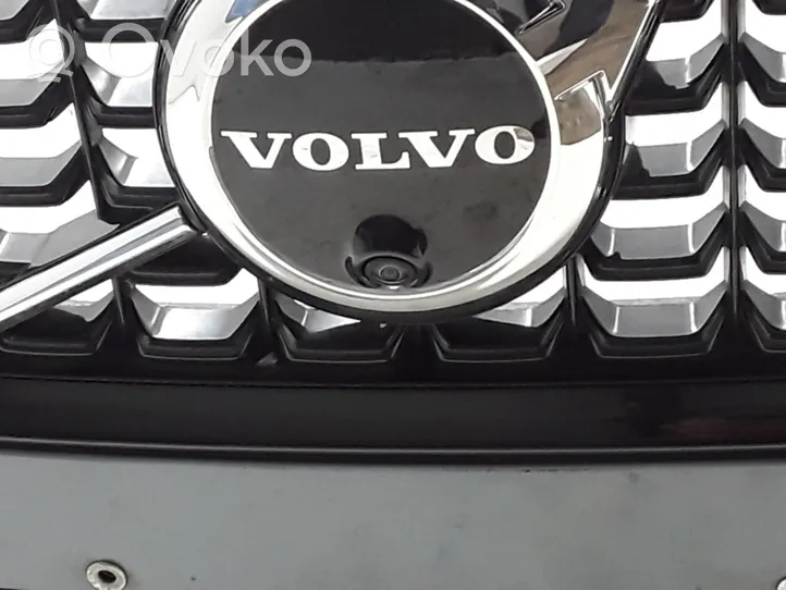 Volvo S90, V90 Передний бампер 31383226