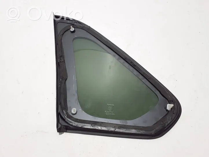 Toyota RAV 4 (XA50) Fenêtre latérale avant / vitre triangulaire 6271042360