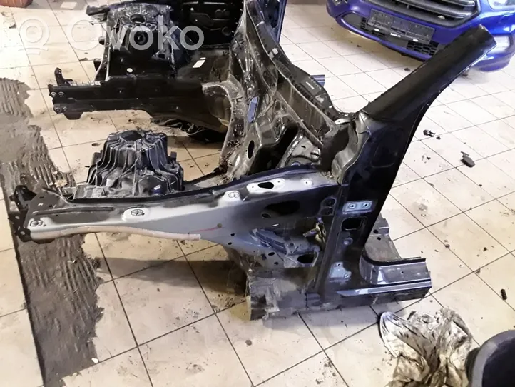 Mercedes-Benz EQC Etukulmapaneeli A2136208700