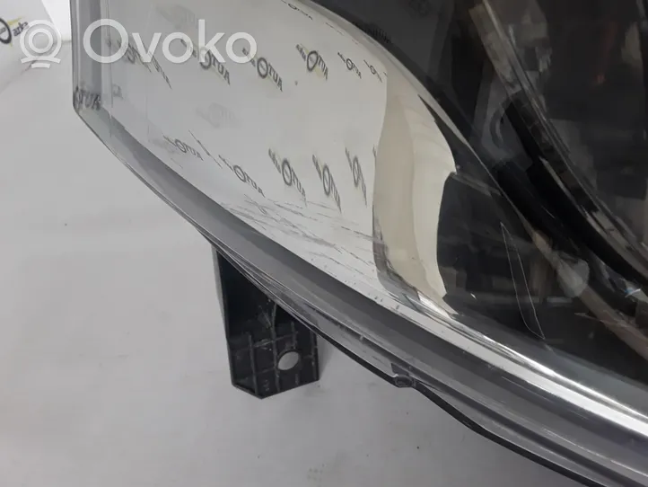 Opel Vivaro Headlight/headlamp 260102107R