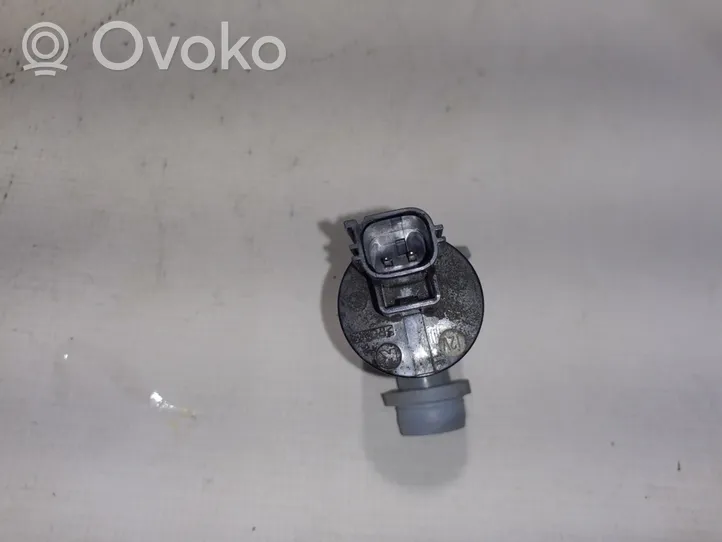 Volvo XC40 Windscreen/windshield washer pump 32237969