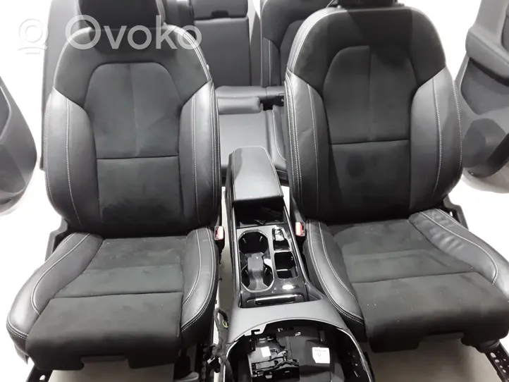 Volvo XC40 Set interni 