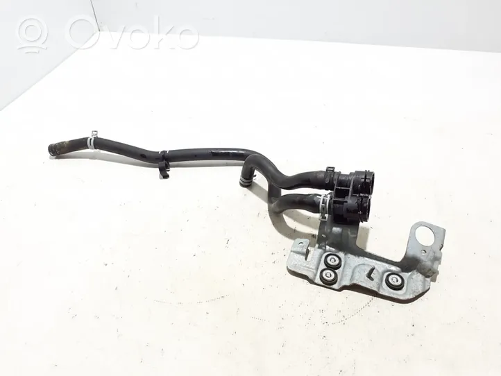 Volvo XC40 Tubo flessibile del liquido di raffreddamento del motore 32222093