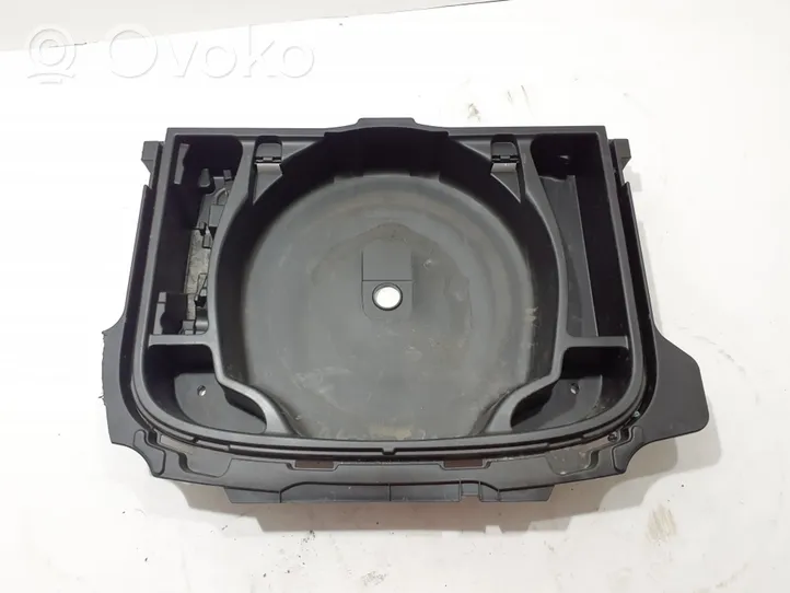 Volvo C30 Garniture de section de roue de secours 30721257