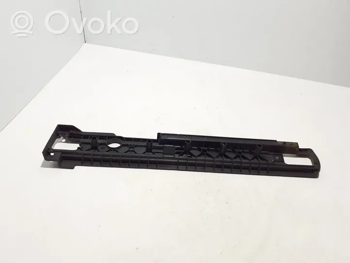 Volkswagen Touareg II Other trunk/boot trim element 7P6863600A