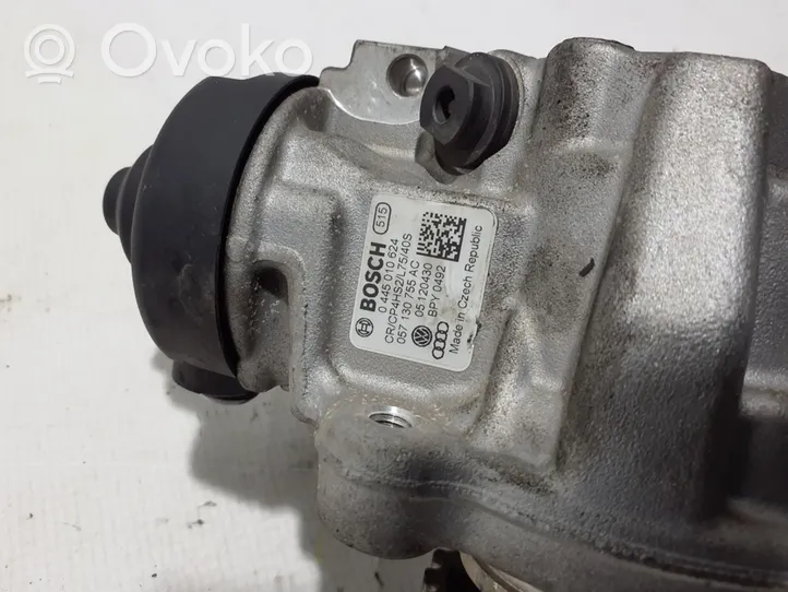 Volkswagen Touareg II Pompe d'injection de carburant à haute pression 057130755AC