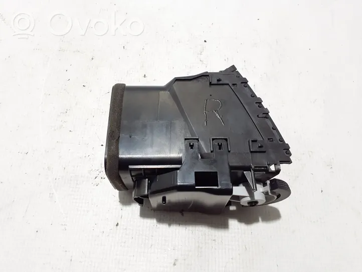 Toyota Land Cruiser (J120) Kojelaudan sivutuuletussuuttimen kehys 6556430040