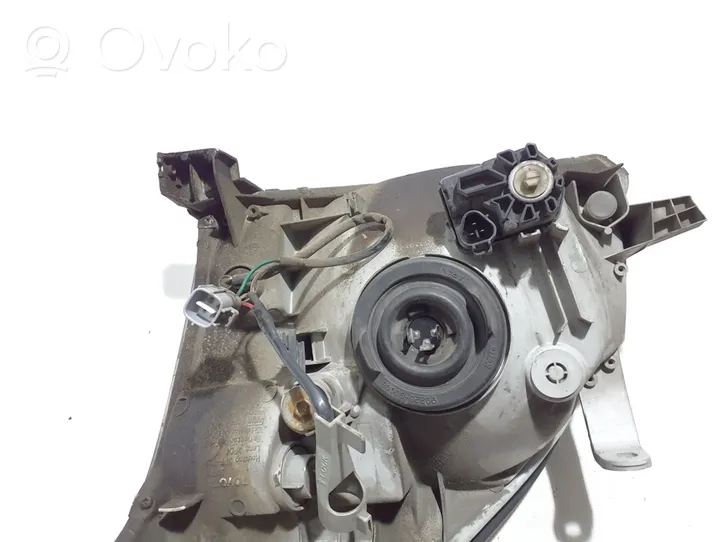 Toyota Land Cruiser (J120) Lampa przednia 811306A230