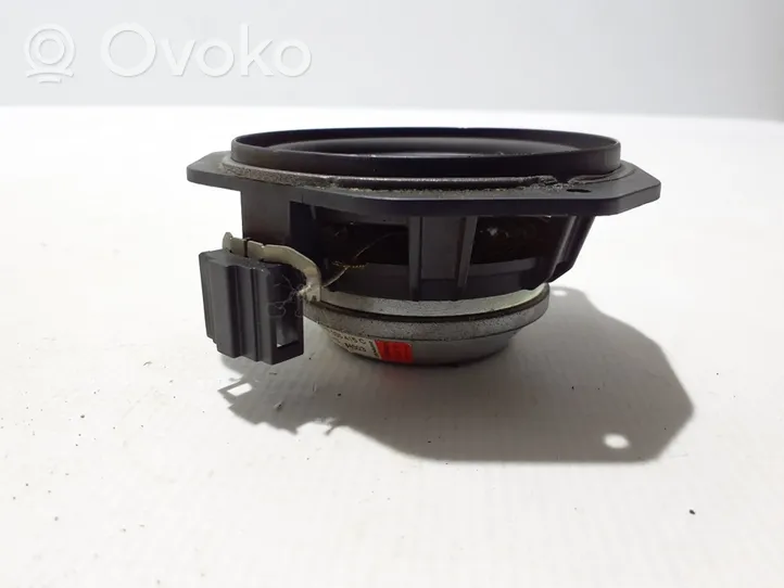 Volkswagen Touareg II Front door speaker 7P6035415C