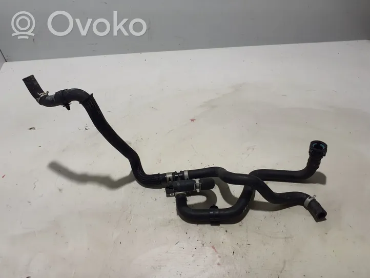 Lexus NX Tuyau de liquide de refroidissement moteur 8724842070