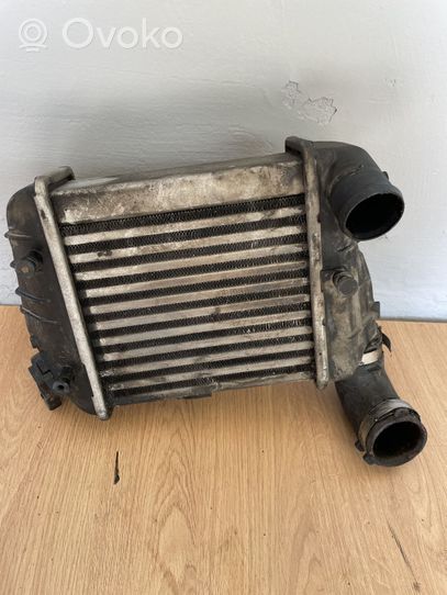 Audi A4 S4 B7 8E 8H Radiatore intercooler 