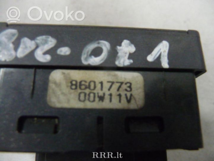 Volvo S70  V70  V70 XC Interrupteur d’éclairage 8601773