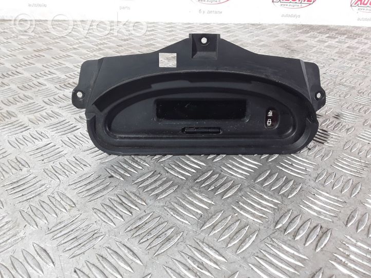 Renault Megane I Panelės apdailos skydas (centrinis) 7700432434