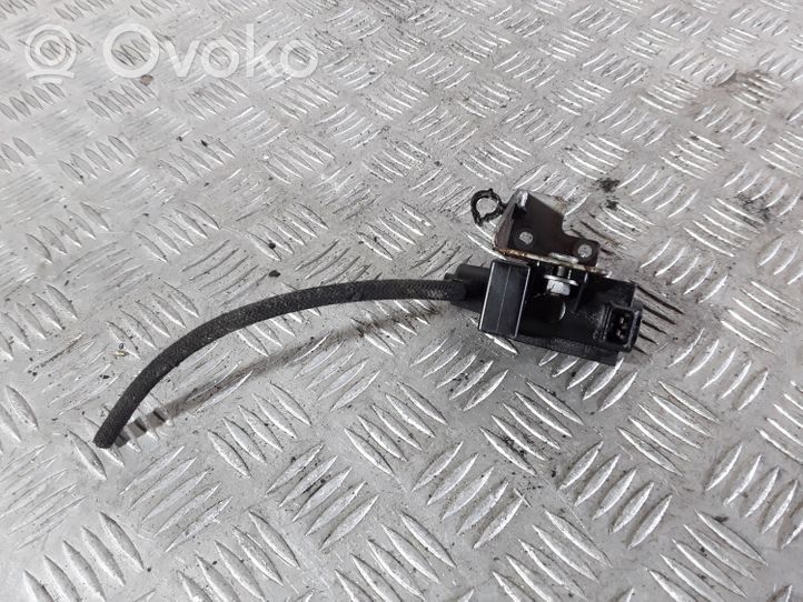 BMW 3 E90 E91 Elektromagnetinis vožtuvas 70057900