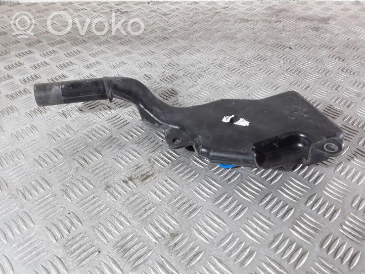 Audi A4 S4 B8 8K Tubo riempimento della vaschetta del liquido lavavetri 8T1955463B