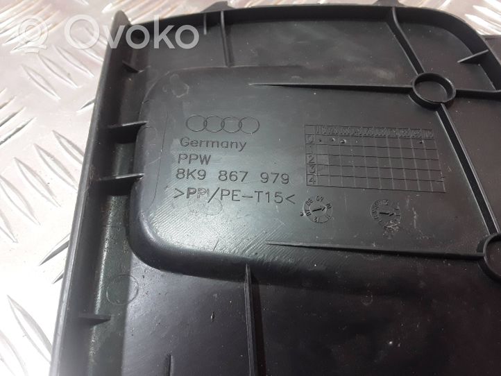 Audi A4 S4 B8 8K Tavaratilan/takakontin alempi sivuverhoilu 8K9867979