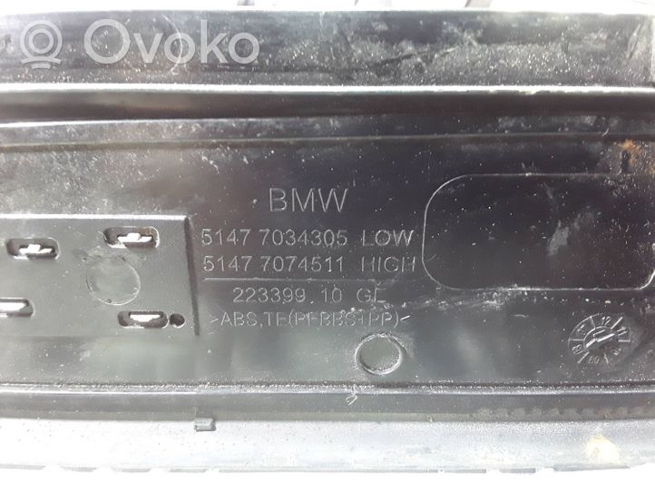 BMW 5 E60 E61 Listwa progowa tylna 7074511