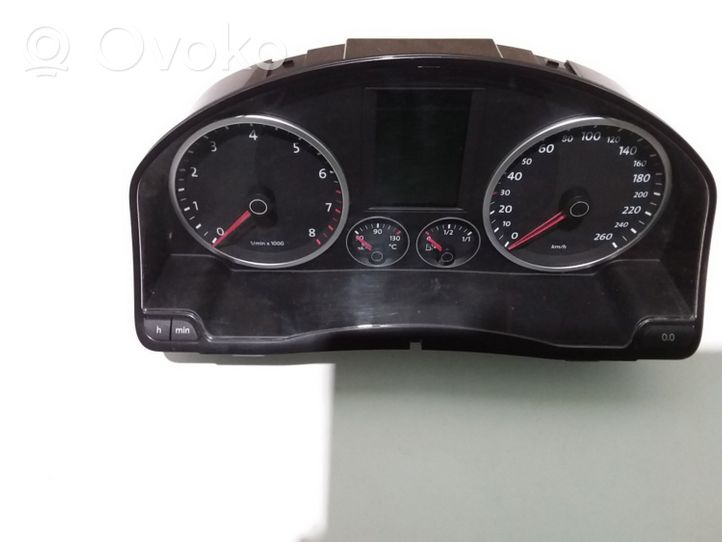 Volkswagen Tiguan Speedometer (instrument cluster) 5N0920870C