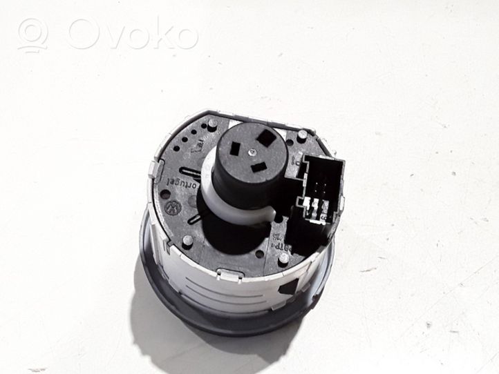 Skoda Octavia Mk2 (1Z) Przełącznik świateł 1Z0941431B