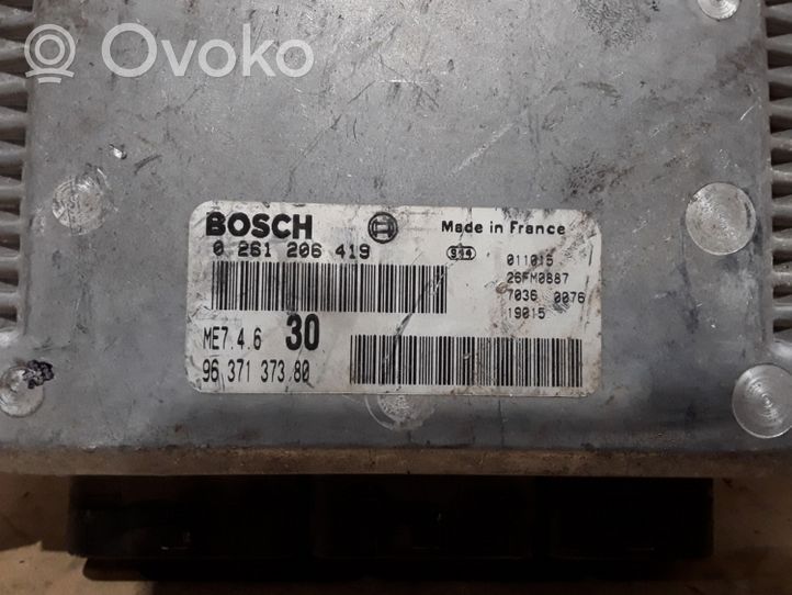 Citroen C5 Sterownik / Moduł ECU 9637137380