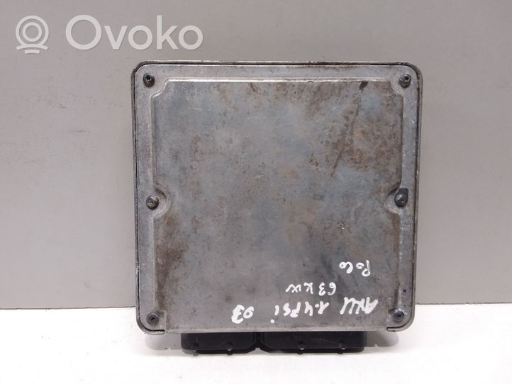 Volkswagen Polo Calculateur moteur ECU 03C906013B