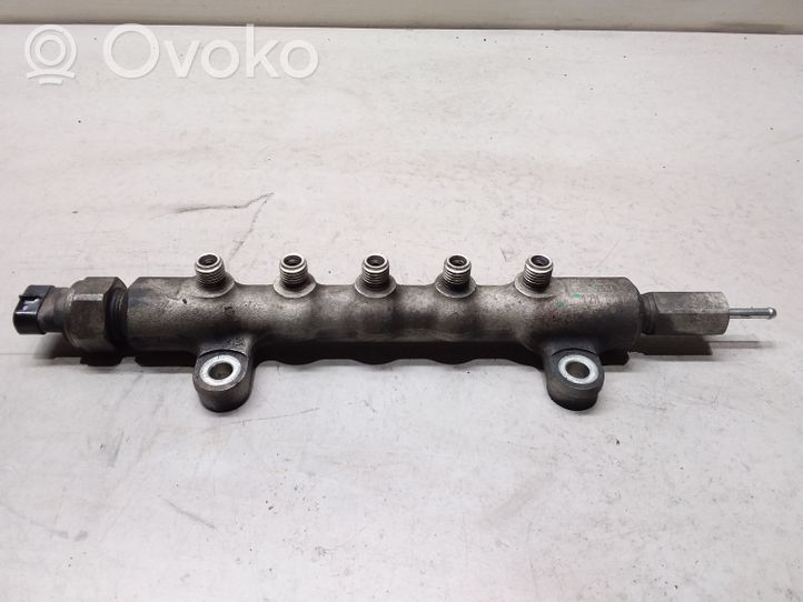 Toyota Avensis T250 Regolatore di pressione del carburante 8945871010