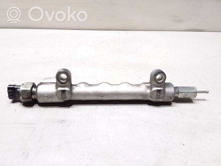 Toyota Avensis T250 Regolatore di pressione del carburante 8945871010