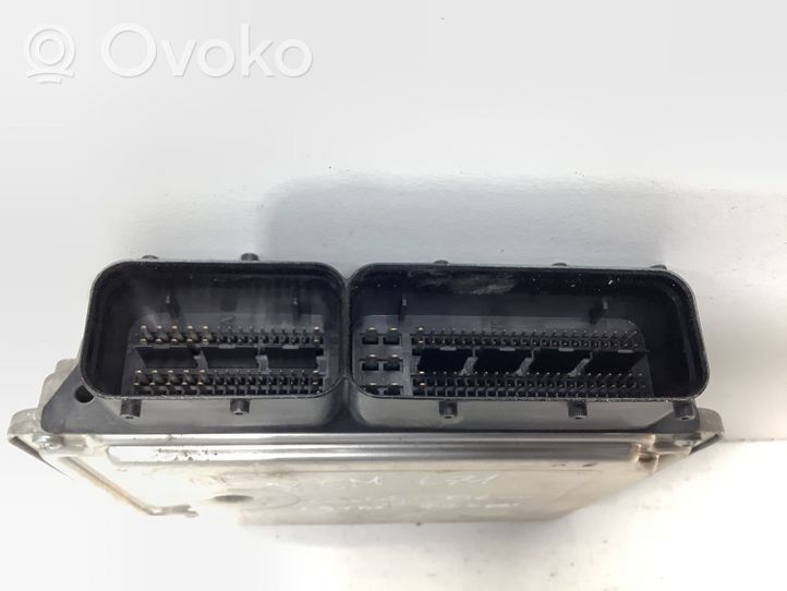 Volkswagen Caddy Calculateur moteur ECU 03G906021AR