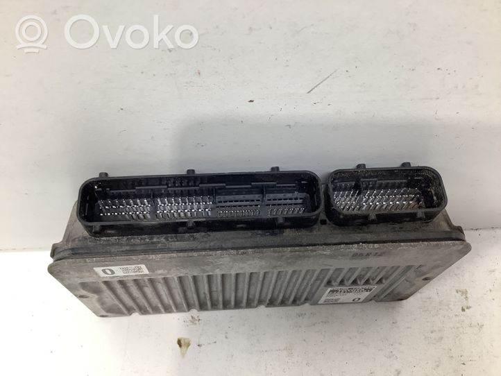 Toyota Yaris Sterownik / Moduł ECU 896610DC01