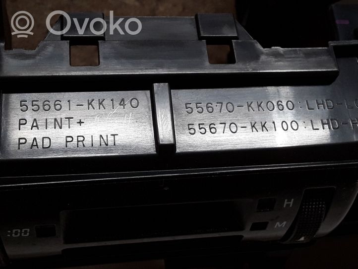 Toyota Hilux (AN120, AN130) Dysze / Kratki środkowego nawiewu deski rozdzielczej 55686KK060