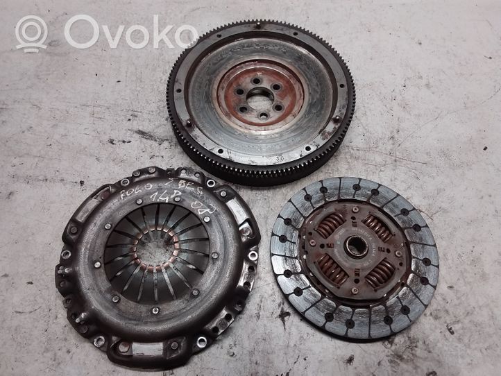 Volkswagen Polo IV 9N3 Kit frizione 045105273